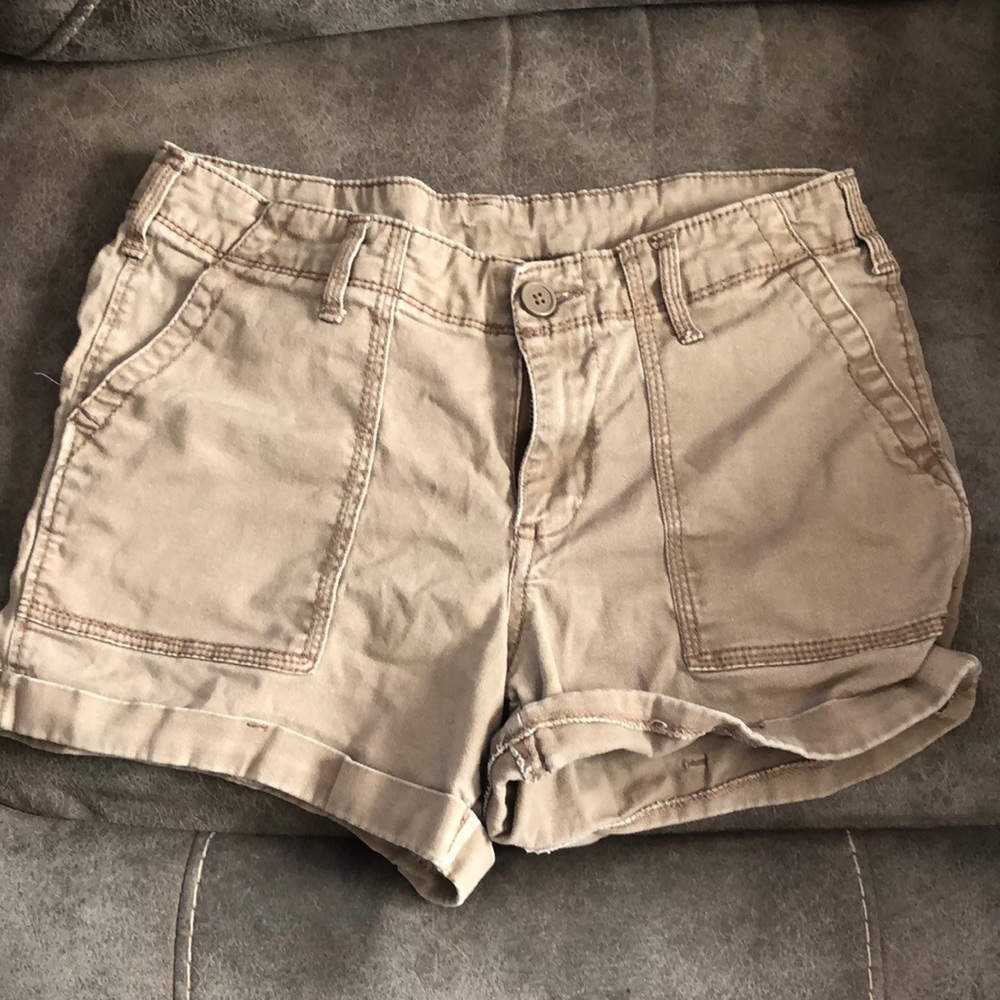 Women’s cargo shorts.